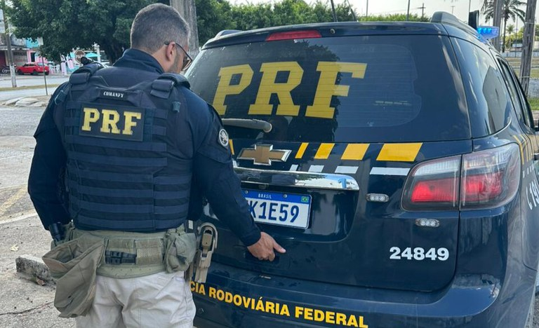 FORAGIDOS, DROGAS E FURTOS - PRF de Rondônia realiza série de prisões e apreensões no fim de semana 


